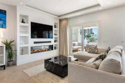 08b6d6ecea738fae3d2c541c98231b42 - 1