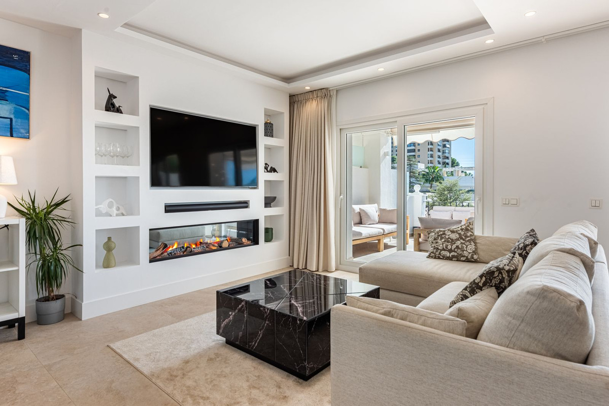 08b6d6ecea738fae3d2c541c98231b42 - 1