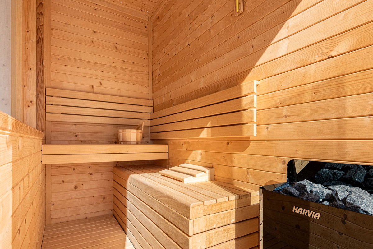 08b6d6ecea738fae3d2c541c98231b42 - 24