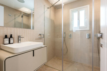 08b6d6ecea738fae3d2c541c98231b42 - 28