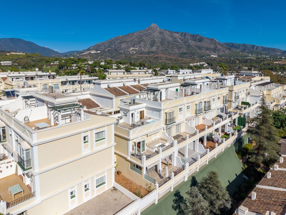 08b6d6ecea738fae3d2c541c98231b42 - 37