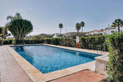 090586ac6a33167757fdd79080442d52 - 52