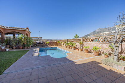 09df5b172166ca7c7fe6b6c2d98b14f1 - 12