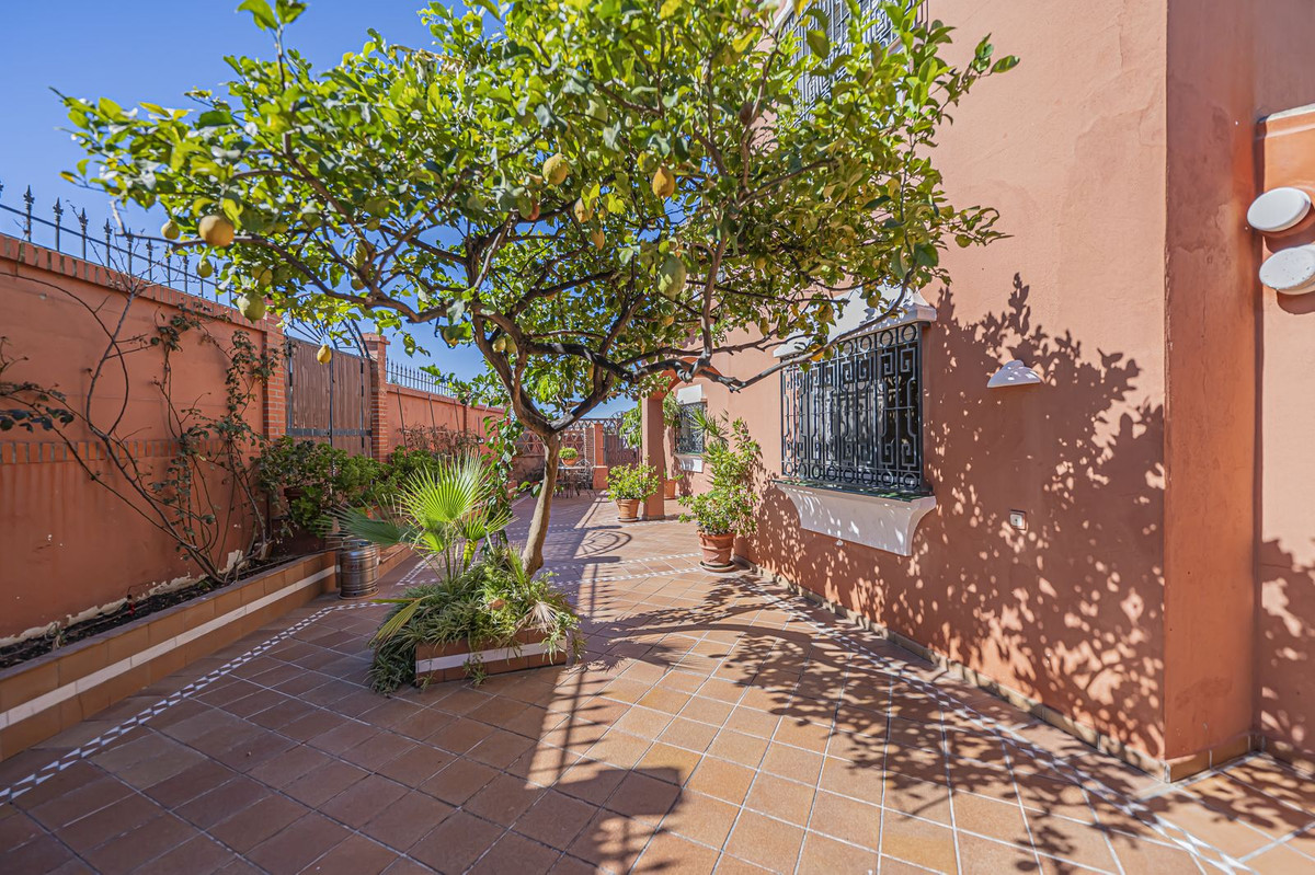 09df5b172166ca7c7fe6b6c2d98b14f1 - 33