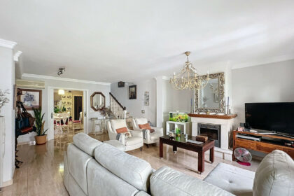 09e17c0bc705523e3f382f6d3b5d8538 - 1