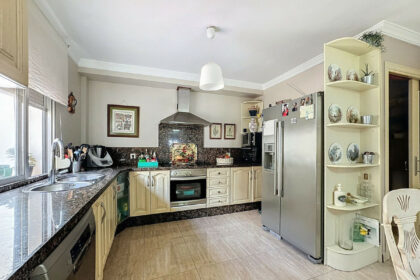 09e17c0bc705523e3f382f6d3b5d8538 - 10