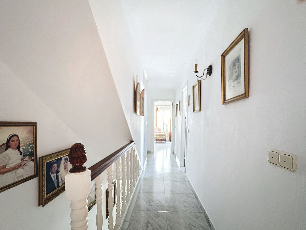 09e17c0bc705523e3f382f6d3b5d8538 - 14