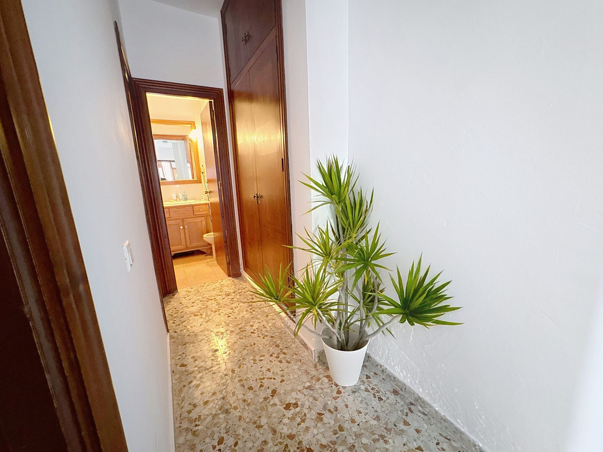 09e17c0bc705523e3f382f6d3b5d8538 - 17