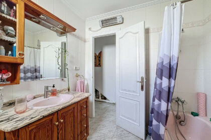 09e17c0bc705523e3f382f6d3b5d8538 - 19