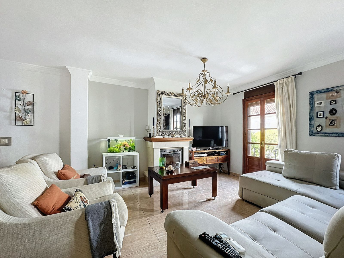 09e17c0bc705523e3f382f6d3b5d8538 - 2