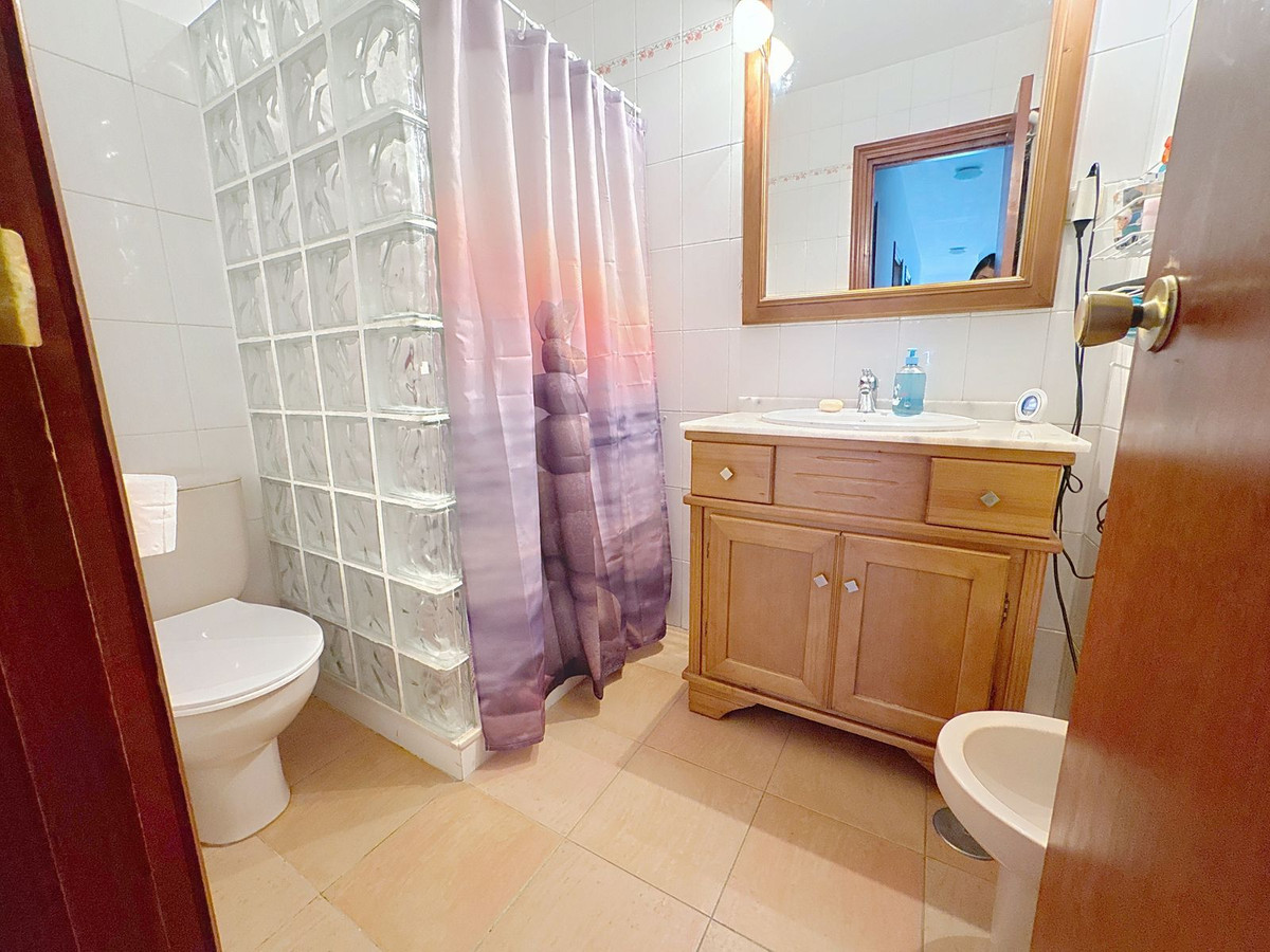 09e17c0bc705523e3f382f6d3b5d8538 - 20