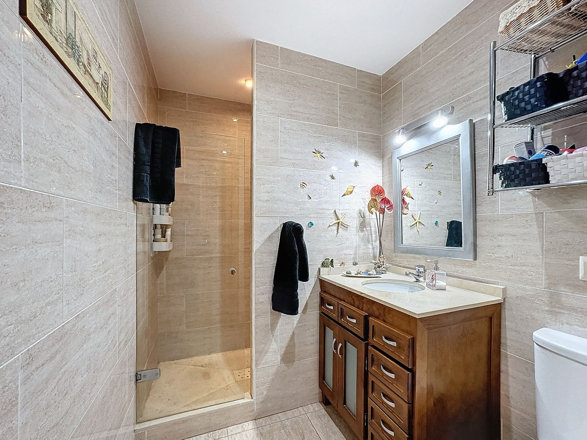 09e17c0bc705523e3f382f6d3b5d8538 - 21