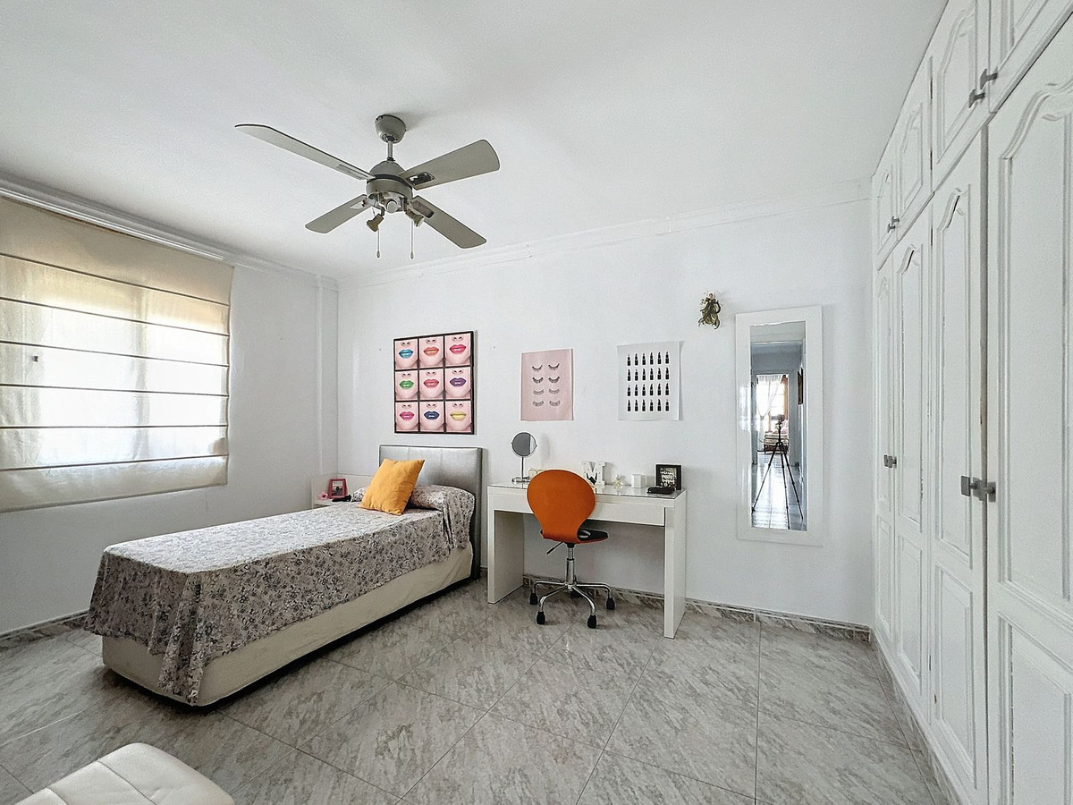 09e17c0bc705523e3f382f6d3b5d8538 - 22