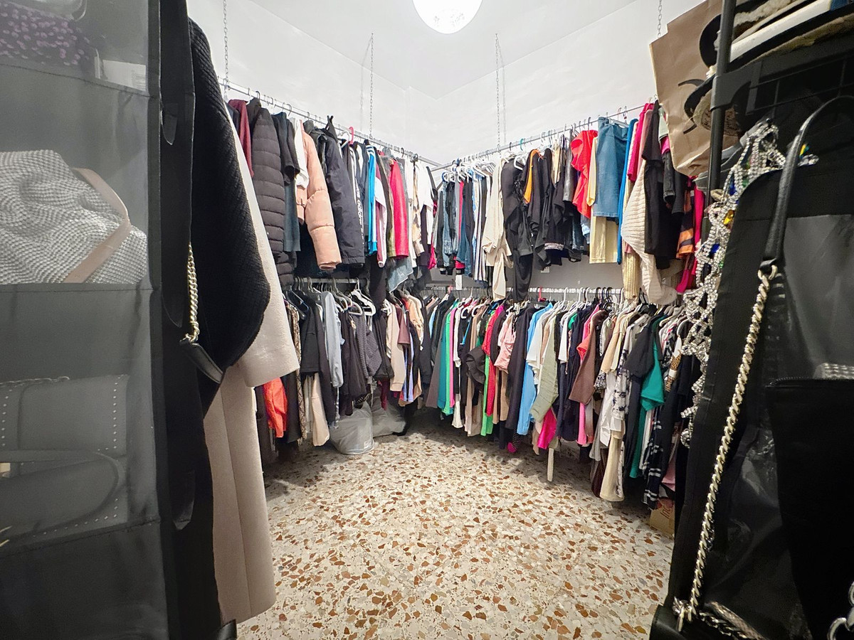 09e17c0bc705523e3f382f6d3b5d8538 - 23