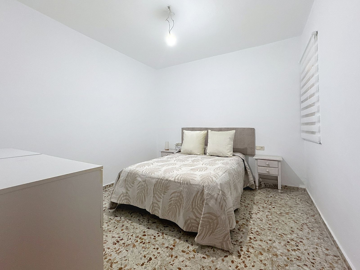 09e17c0bc705523e3f382f6d3b5d8538 - 24