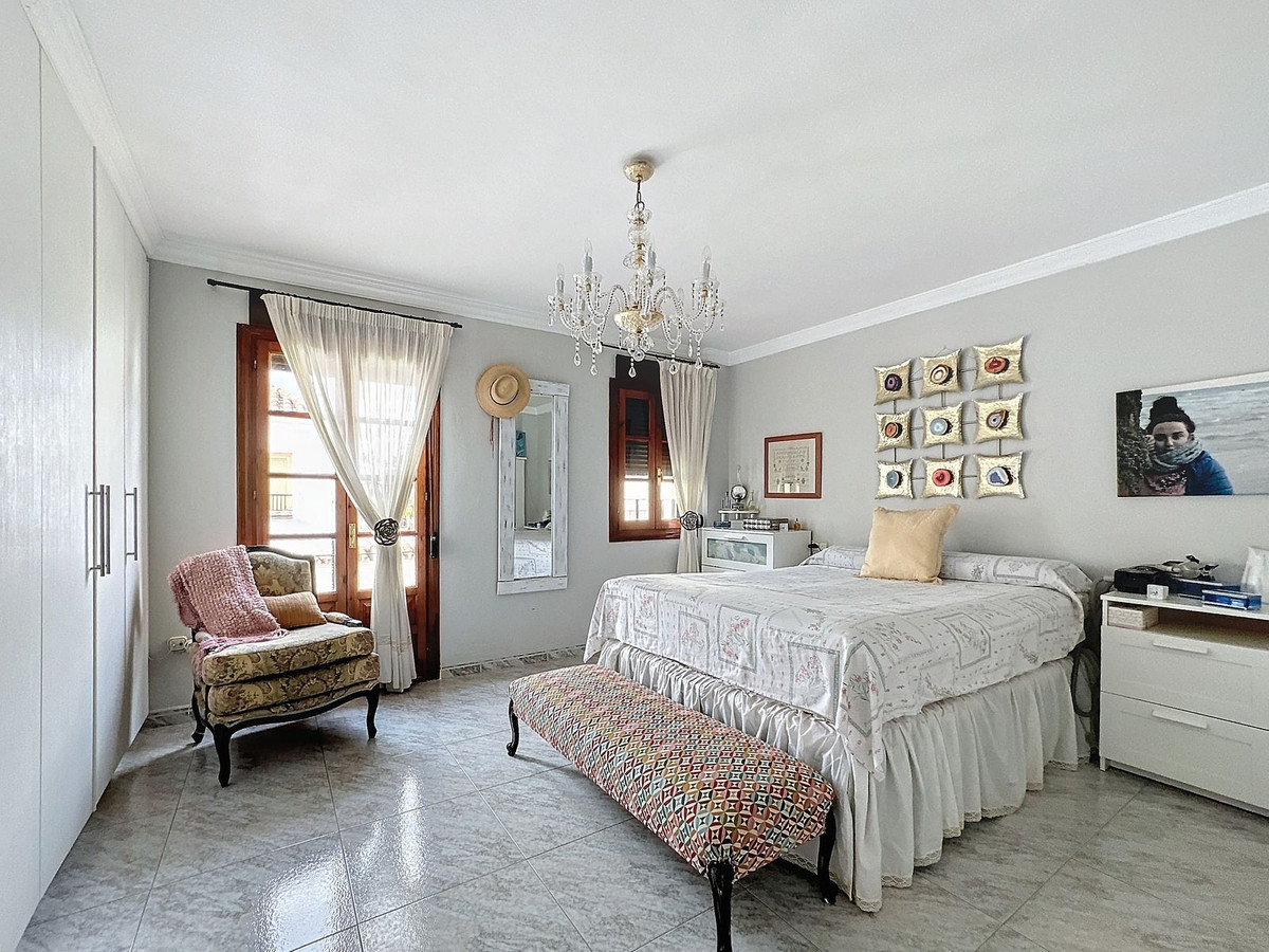 09e17c0bc705523e3f382f6d3b5d8538 - 30