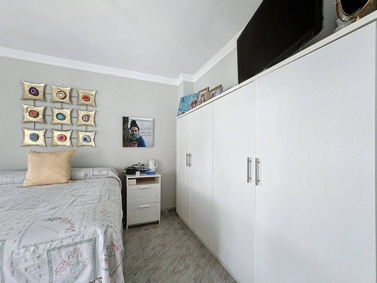 09e17c0bc705523e3f382f6d3b5d8538 - 33