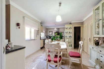 09e17c0bc705523e3f382f6d3b5d8538 - 9