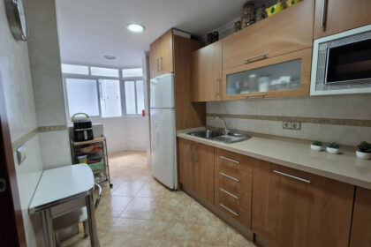 0a1806673a301572975190f86657a7e1 - 10