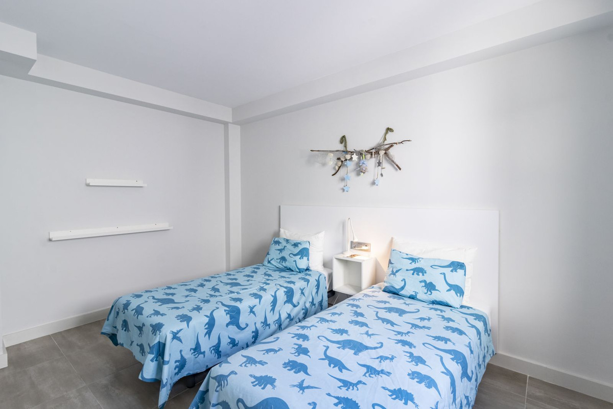 0acc24b99e221940feb71c90d9bad563 - 10