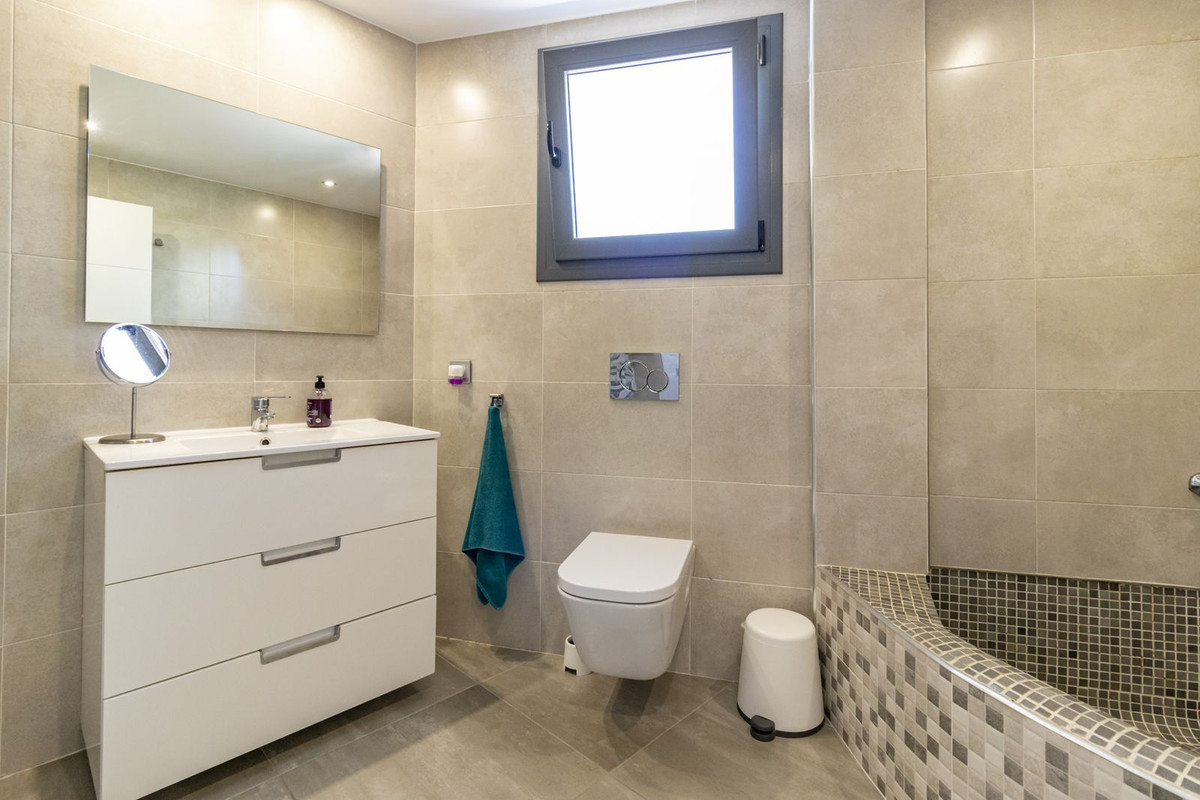 0acc24b99e221940feb71c90d9bad563 - 16