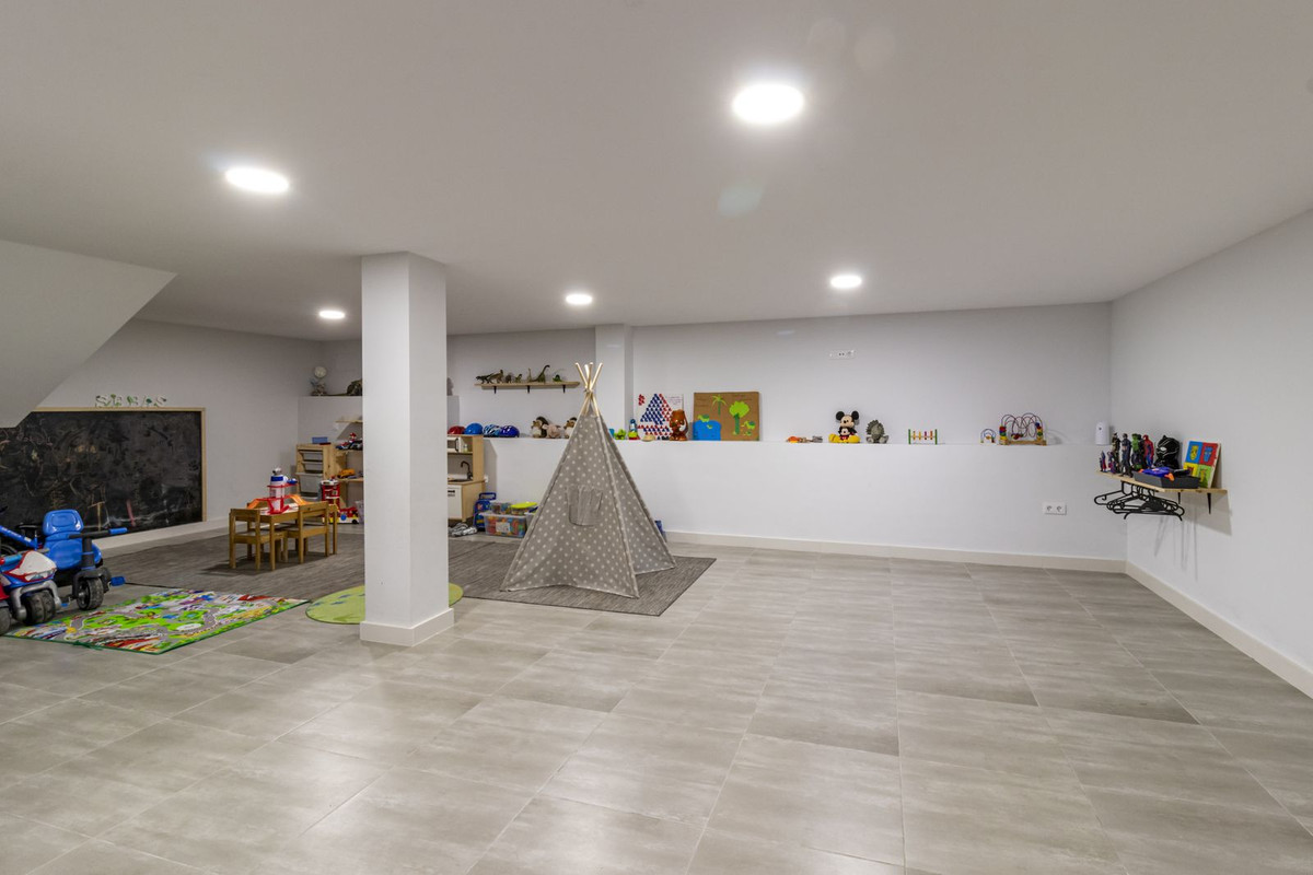 0acc24b99e221940feb71c90d9bad563 - 38