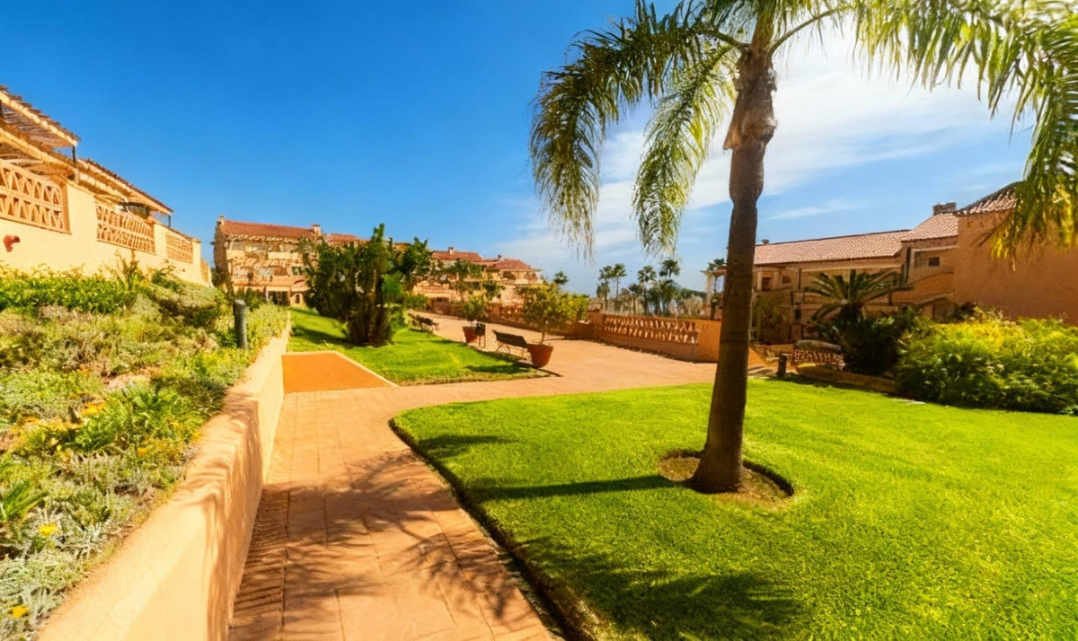 0bcf60345eb2beaea164fe855a5bcaf8 - 15