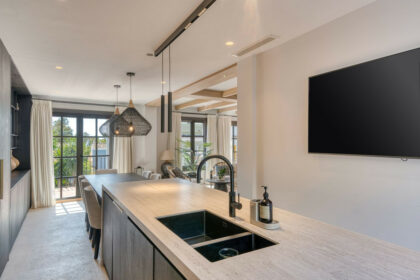 0c0bfcaa59ca870bb43b3ee7e6539d90 - 19