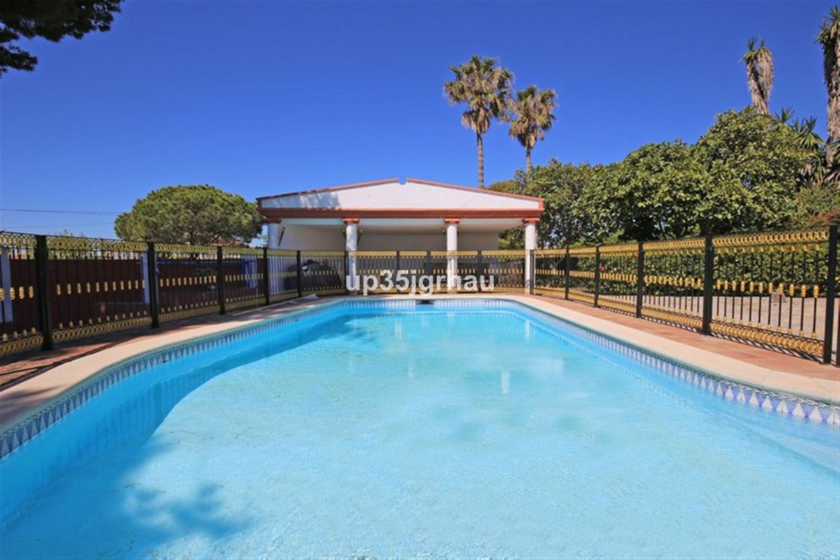 0cee6f187e98a69da132877068334c9c - 14