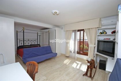 0cee6f187e98a69da132877068334c9c - 24