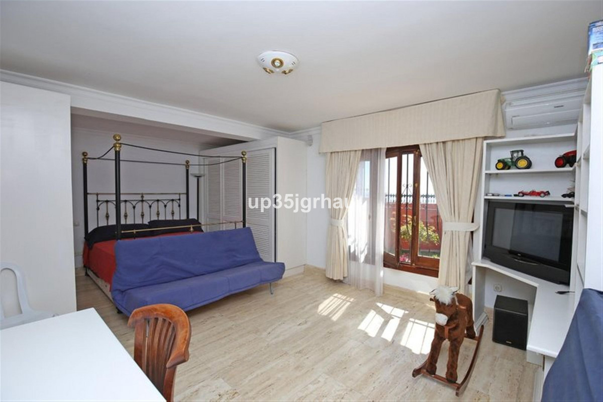 0cee6f187e98a69da132877068334c9c - 24