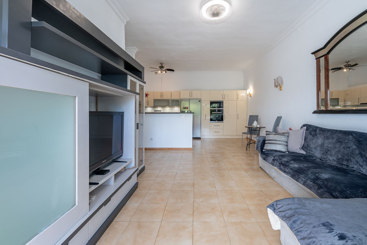 0d6454530a021805b937d7d4236645ac - 10