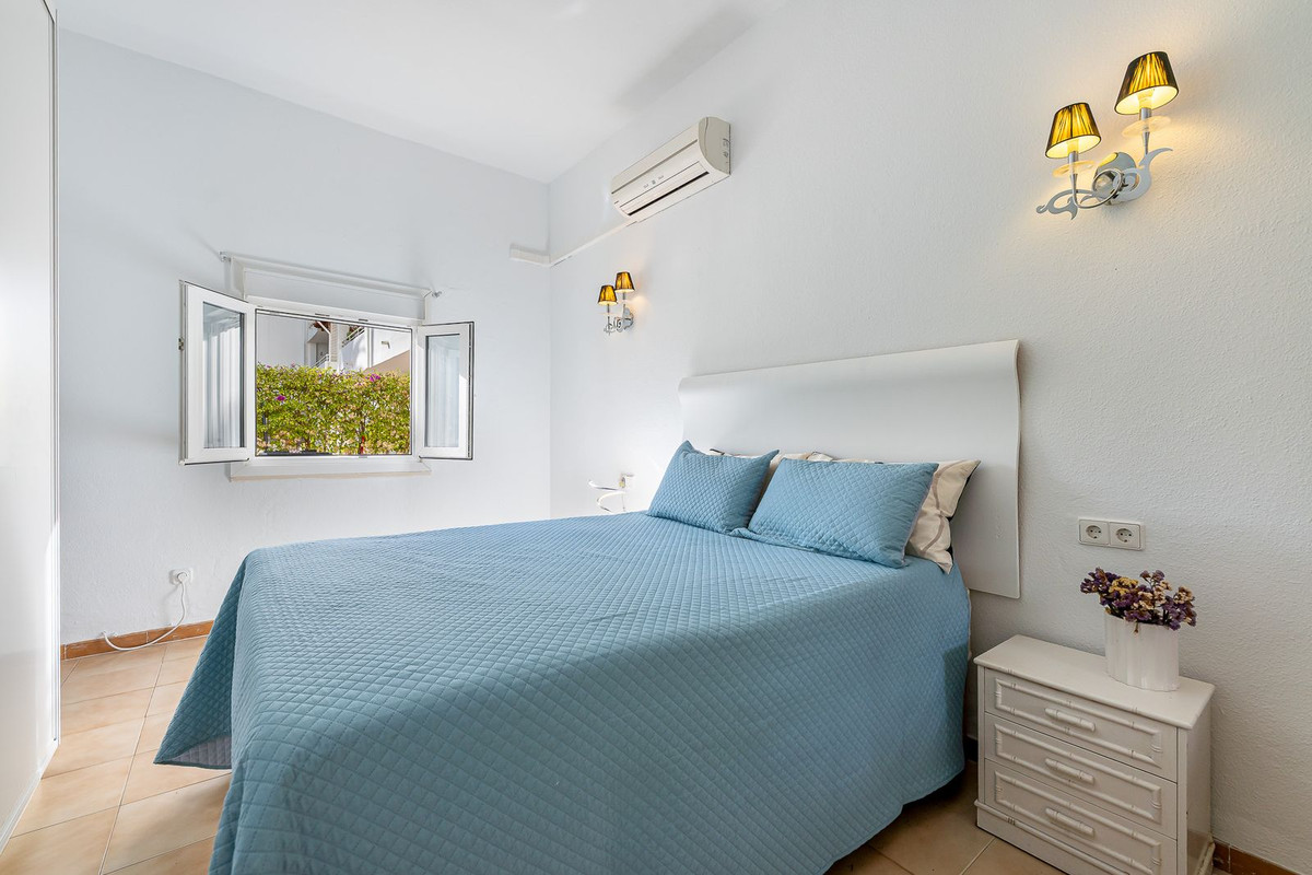 0d6454530a021805b937d7d4236645ac - 12