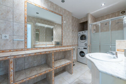 0d6454530a021805b937d7d4236645ac - 13