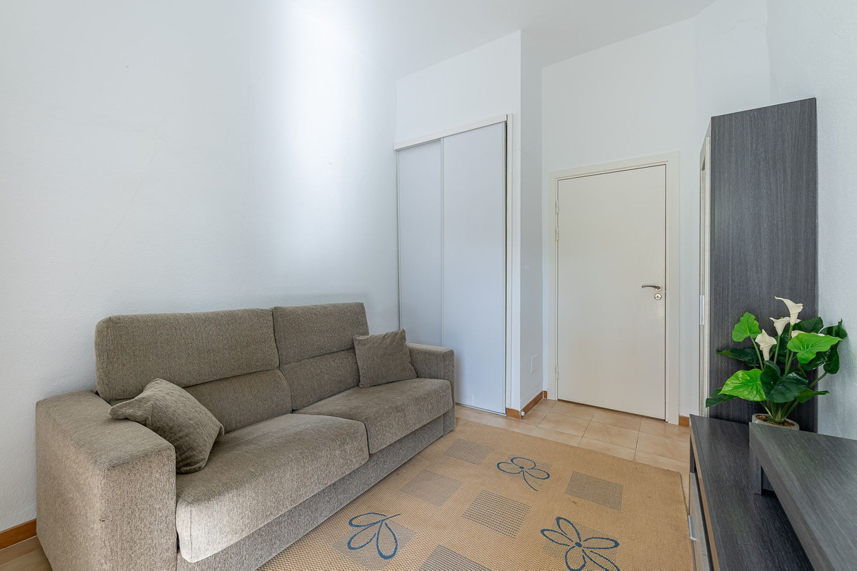 0d6454530a021805b937d7d4236645ac - 15