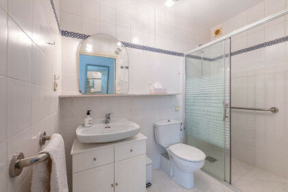 0d6454530a021805b937d7d4236645ac - 17