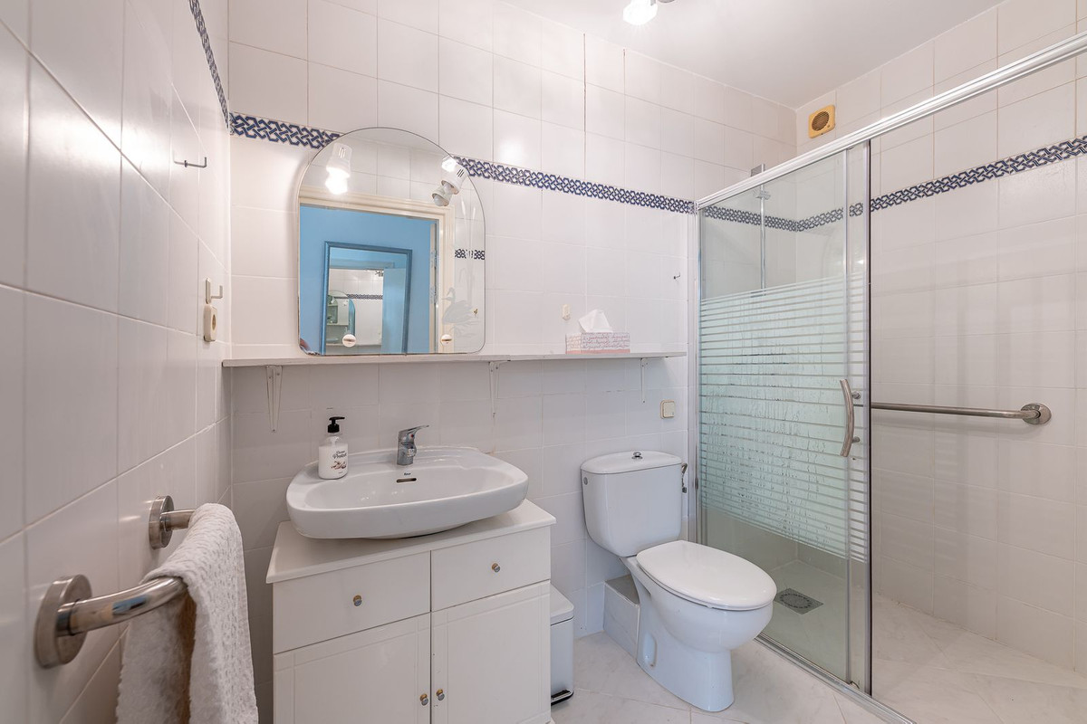 0d6454530a021805b937d7d4236645ac - 17