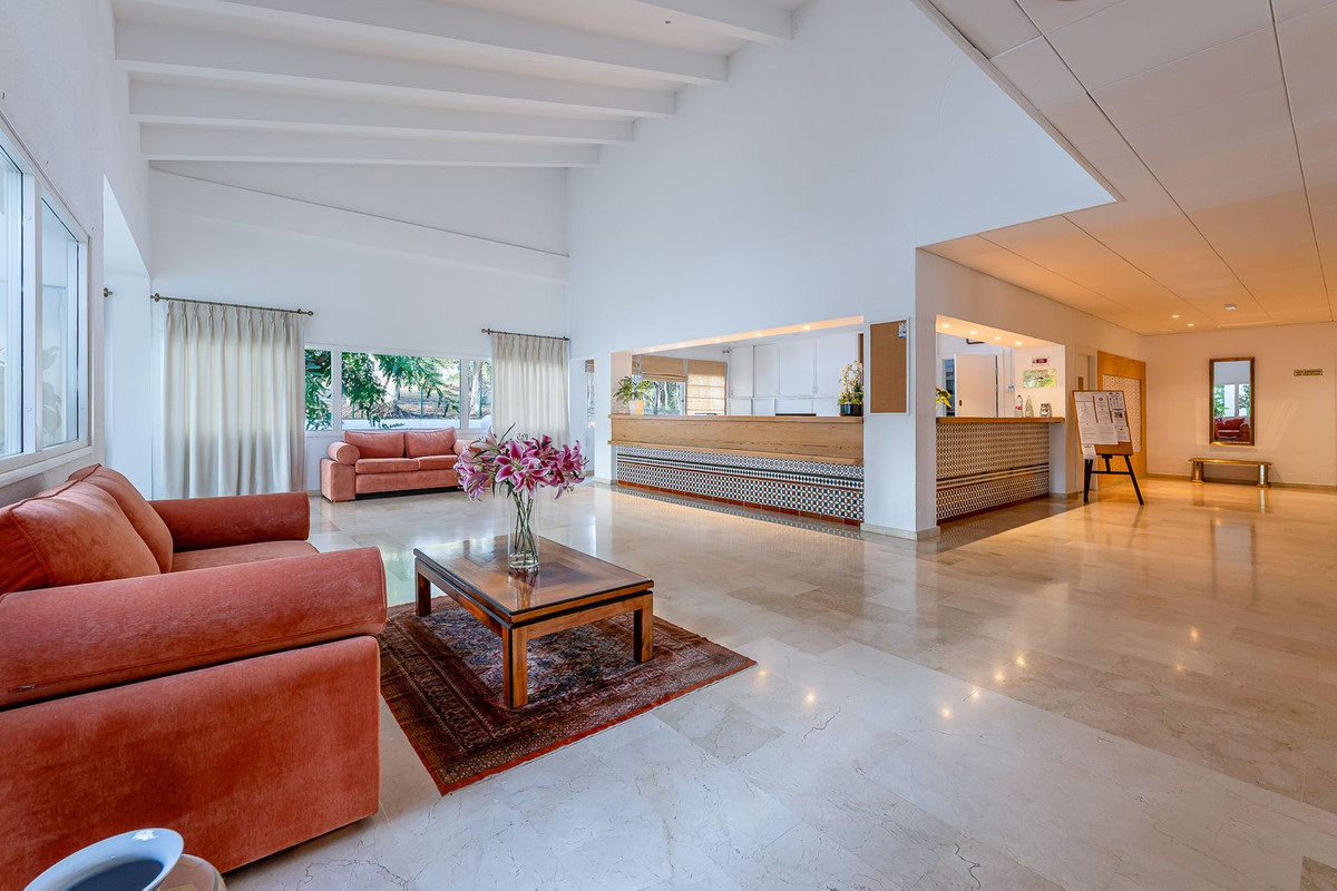 0d6454530a021805b937d7d4236645ac - 24