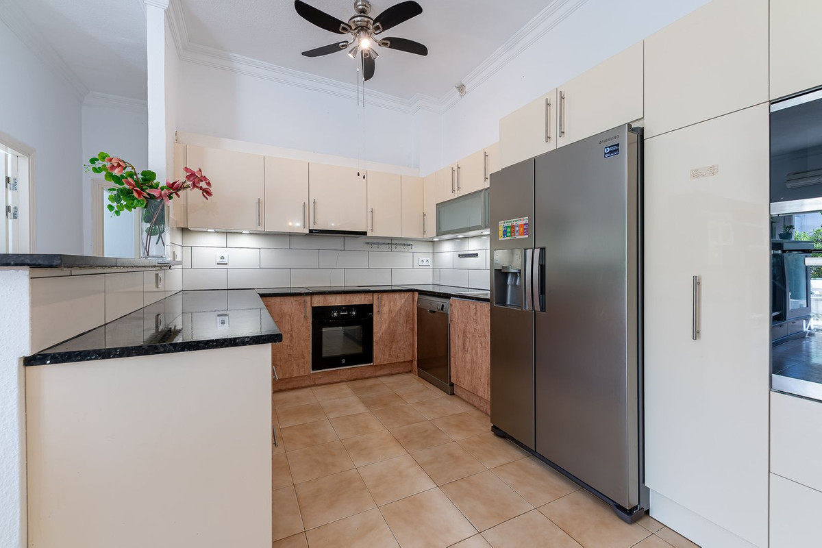 0d6454530a021805b937d7d4236645ac - 4