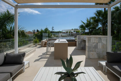 0eb95278994745cf1dc488c859c23cbf - 52