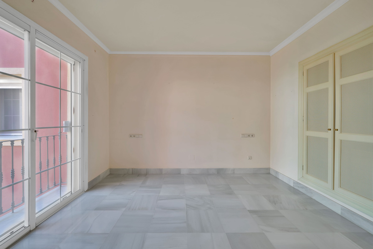 0ebc095ab1eda4e892a393c78603fe59 - 12