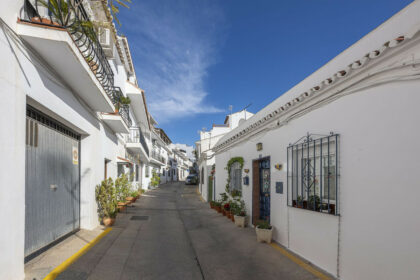 0f29411c45349e1489cfa2f56c59970a - 11