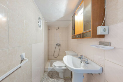 0f29411c45349e1489cfa2f56c59970a - 42