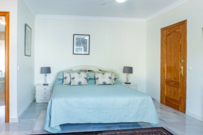 0f879dee5914c436bdf4f150762689aa - 25