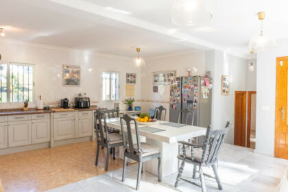 0f879dee5914c436bdf4f150762689aa - 46