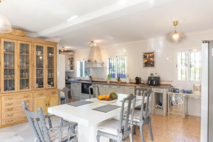 0f879dee5914c436bdf4f150762689aa - 47