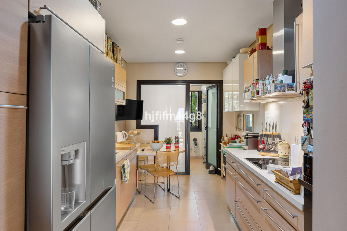 0fc73ef0f074e7a2143bbc47fb7f8b6d - 9