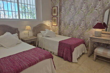 0fe2e78a1b57ee8556f66ca92d93f237 - 18