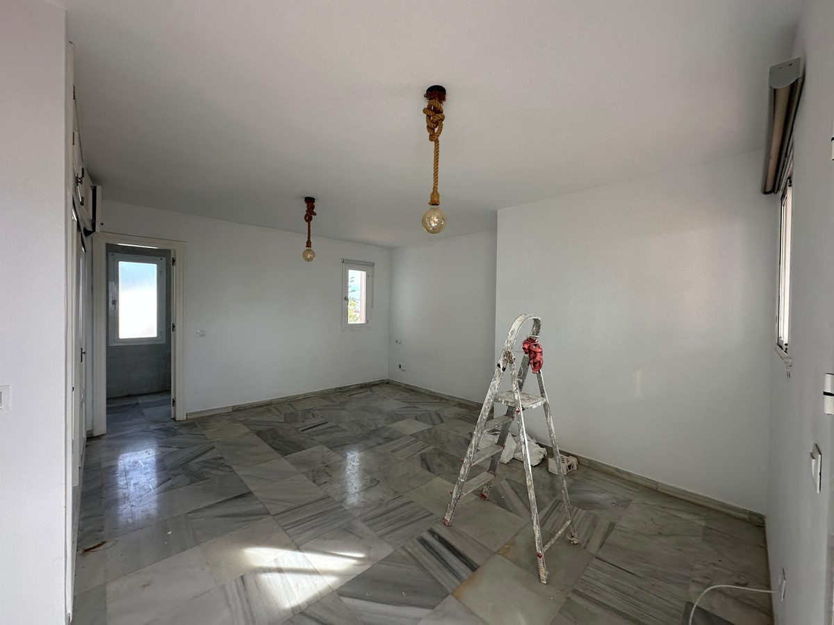 10e6e06febce54754a7285c2173fcf62 - 7