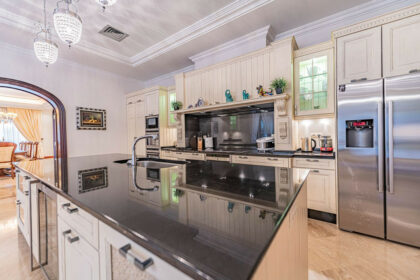 113f8d4f27df6ee0217a7b79a22f00c5 - 10